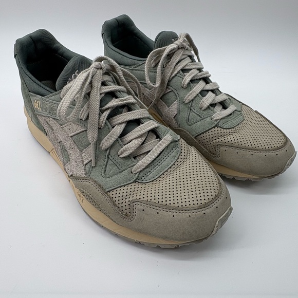 Asics Mens sz 9.5 White Sage/Slate Grey GEL-LYTE V Sneaker - Picture 1 of 10